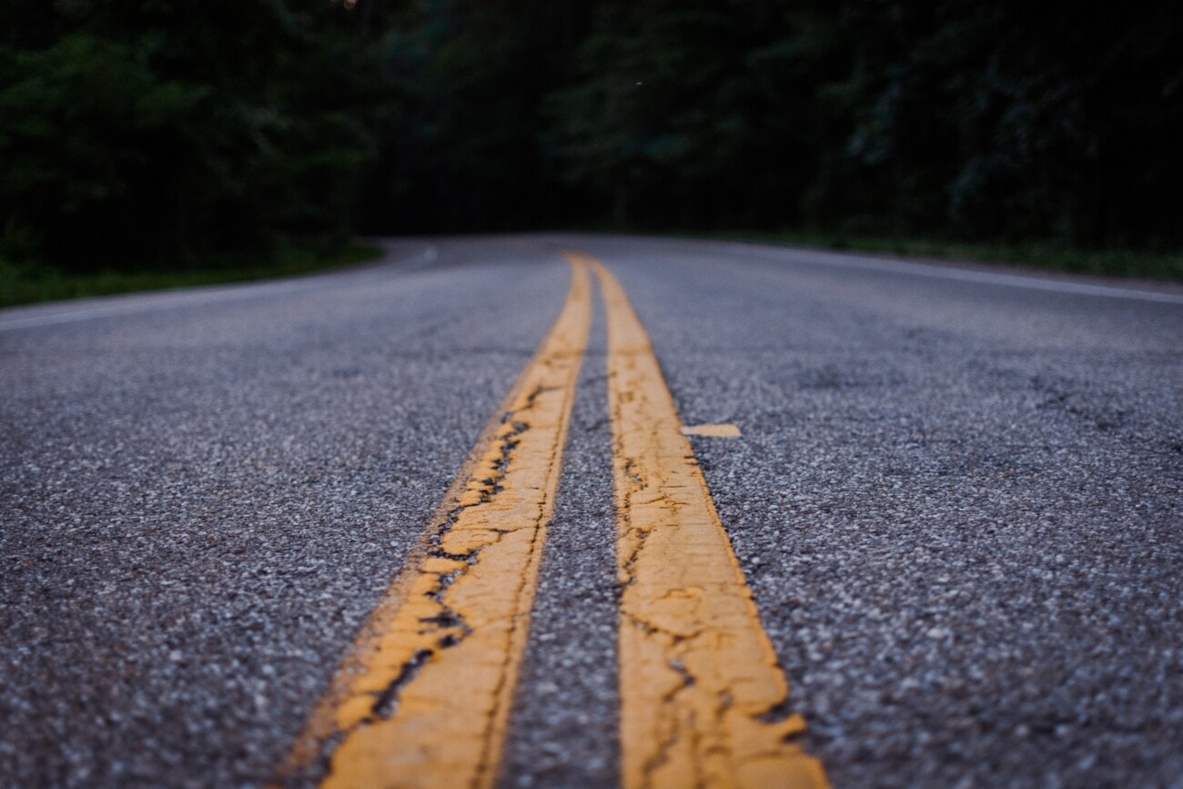 double yellow lines on asphalt road